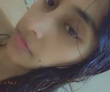 Desi Naked Pakistani Girls - Pakistani teen nude selfie in bathroom