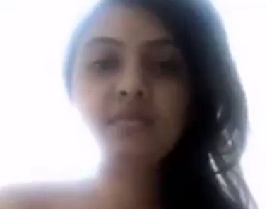 Cute Indian babe nude clip