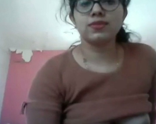 Bored sexy desi girl from Mumbai nude show