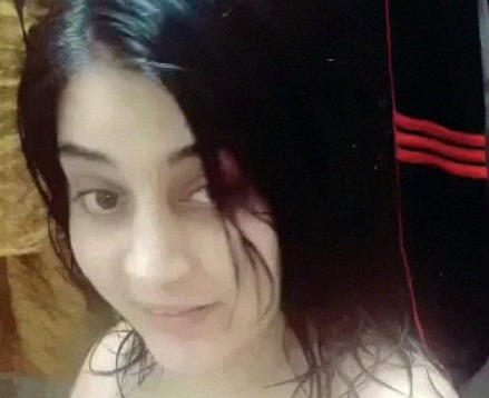 Pakistani Wet Pussy - Selfie fingering video of beautiful Pakistani girl