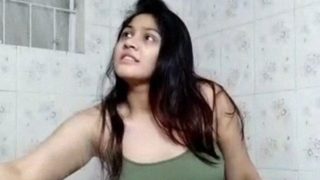 Indian Nude In Shower - Indian nude bath - Wet and tempting nude bath videos