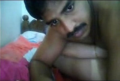 Deci Mms - Indian couple's romantic desi mms sex video