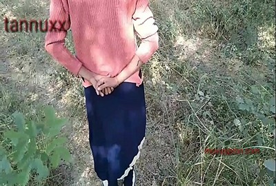 400px x 270px - Indian outdoor xxx video of a kinky desi couple