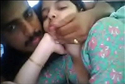 400px x 270px - Young couple fucks on camera in xxx Indian sex video