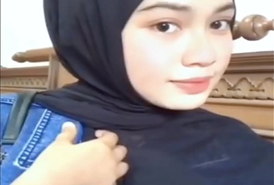 Muslim Girl Boobs Pressing Video - Composition of hot boobs videos of Muslim girls
