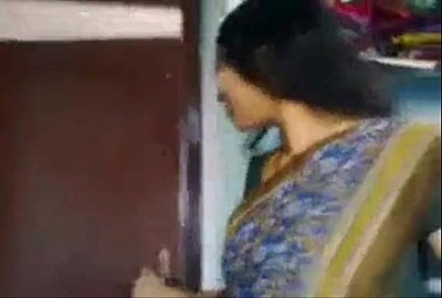 400px x 270px - A Tamil lady fucks her devar quickly in an Indian bf video