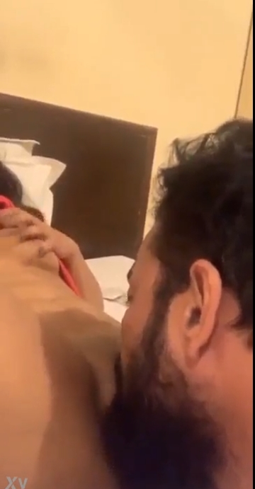 Bangladeshi BF pussy licking his GF