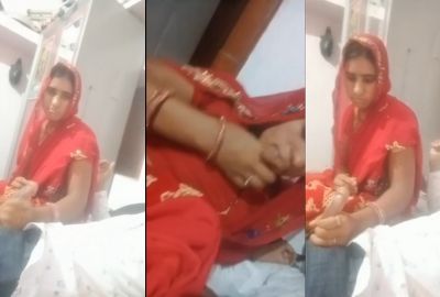 Bhabhisa gives a handjob to young devar in Rajasthani sex