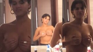 Famous Hollywood actress nude MMS staring at her big boobs