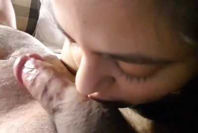 A crazy blowjob is enough to make a man cum profusely