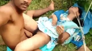 Desi pervert fucks his married GF outdoors in the bushes