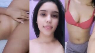 Puneri Maharashtrian girl exposed nude and fingers pussy