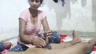 Bhabhi oil massages her devar in a desi sex video and fucks