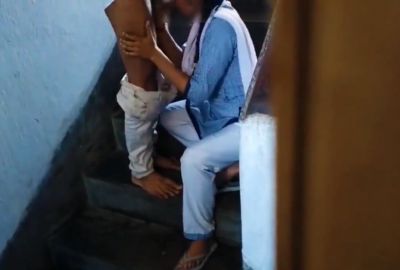 College couple fucks on the stairs in desi fuck video