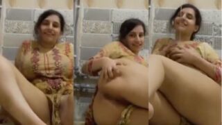 Big ass Pakistani naked girl shows her asshole in the shower