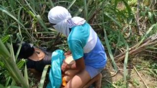 Mistress gets fuck by her laborer in an Indian outdoor sex